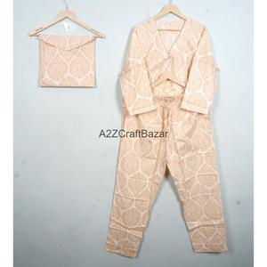 Elegante Conjunto de Pijama de Algodón con Estampado Floral a Mano, 2 Piezas, Manga Larga, Cuello en V, Cintura Elástica, Casual, Lavable a Máquina - Product Image 3