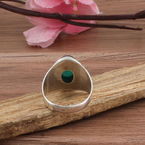 Anillo de Sello Turco Vintage de Plata de Ley 925 para Mujer, Hecho a Mano, con Ónix Verde, Gema Verde de Corte Brillante y Engaste en Bisel - Product Image 6