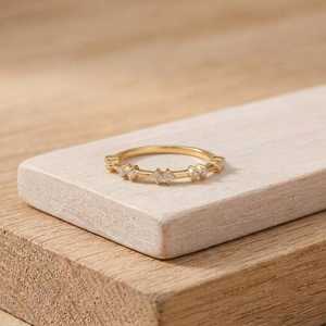 Anillo de Boda Único con Diamante Redondo Brillante Cultivado en Laboratorio, Oro Sólido de 10K, 14K, 18K, 10 Diamantes Apilables con Pavé, Certificado IGI - Product Image 1