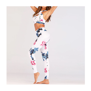 Ensemble de yoga pour femmes au design tendance, soutien-gorge de sport sans couture et leggings taille haute, vêtements de sport respirants pour la salle de sport et le fitness - Product Image 1