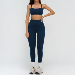 Conjunto de Yoga Rojo de 2 Piezas, Leggings de Cintura Alta, Top Corto con Espalda Cruzada y Cuello en V, Ropa Deportiva sin Costuras para Mujer - Product Image 4