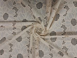 Tissu en dentelle de coton blanc floral tissé léger et respirant pour vêtements de mariée et tenues ethniques – Prix export fournisseur indien - Product Image 5