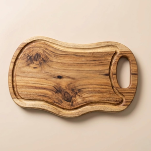 Juego de tablas de cortar artesanales de madera con silueta de ballena, disponible a precios de mayorista para un estilo rústico costero y para regalos. - Product Image 2