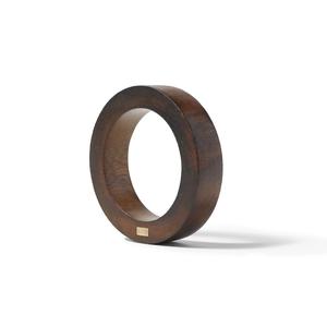 Bracelets en bois au design ethnique moderne pour femmes, bijoux en bois de qualité supérieure, conçus pour les looks traditionnels et avant-gardistes. - Product Image 3