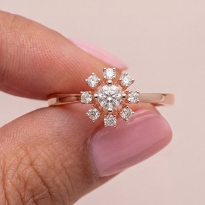 Bague tendance en argent sterling 925 plaqué or rose avec zircon et diamant serti griffe pour femme – Idéale pour fiançailles, mariage, anniversaire, soirée – Bijou raffiné - Product Image 1
