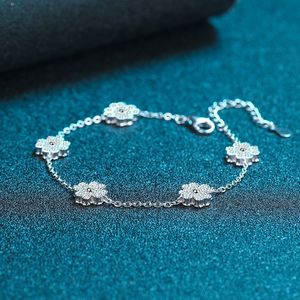 Bracelet trèfle en argent 925 avec diamant certifié de laboratoire, chaîne légère à maillons floraux, bijoux fins pour femme, cadeau élégant et moderne - Product Image 4