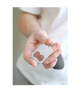 Porte-clés décapsuleur en métal, acier inoxydable, outil de bar portable pour bière, vin et usage quotidien - Product Image 1