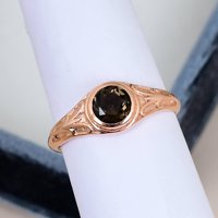 Bague vintage en quartz fumé sertie clos, plaquée or rose, en argent sterling 925 massif, avec pierre précieuse ronde gravée et bande conique