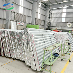 Fabricamos puertas de acero inoxidable con persianas a medida, ofreciendo productos de alta calidad aptos para diversos proyectos. - Product Image 3