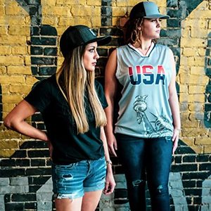 เสื้อบาสเก็ตบอลแบบสั่งทำสำหรับการแข่งขันในลีก แบบไม่มีแขน คอวี ผ้าเนื้อแข็งแรง สำหรับทีมและแฟนคลับ - Product Image 5