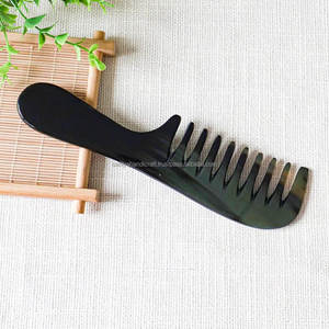 Peine de cuerno de búfalo natural personalizado, peine de hueso pulido con nombre grabado y espacio de cuerno de estilo amor - Product Image 1