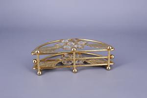 Porte-serviettes en métal doré à motif floral avec détails en cristal, idéal pour les réunions de famille, l'accueil des invités et les cadeaux élégants - Product Image 3