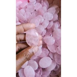 Ovales de quartz rose naturel faits à la main de haute qualité pour la décoration intérieure, pierres de cristal spirituelles pour la méditation et la relaxation - Product Image 1