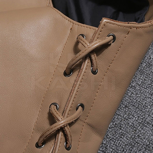 Chaleco de Cuero Genuino para Hombre, con Cierre de Botones y Cordones, Corte Regular, Relleno de Poliéster, Cálido, para Invierno, con Logotipo Personalizado - Product Image 3