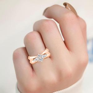 Anillo de Oro Rosa de 18K con Diamante Cultivado en Laboratorio de Corte Cometa de 3.25 ctw, Joyería Fina de Lujo para Mujer, Regalo de Compromiso - Product Image 1