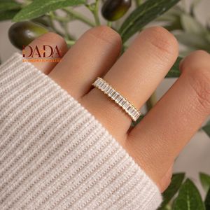 Bague Éternité Raffinée en Diamants Baguette avec Diamants de Laboratoire – Bijou Chic Quotidien, Idéal pour Anniversaire et Cadeau d'Anniversaire - Product Image 2
