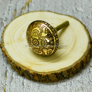 Bouton de porte en laiton massif fabriqué à la main au design moderne et traditionnel pour armoires tiroirs armoires et quincaillerie de meubles en bois - Product Image 3