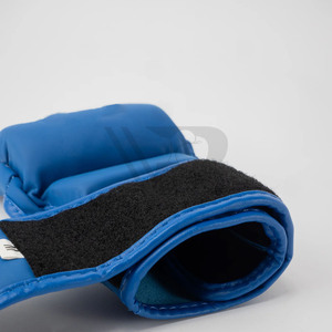 Gants de boxe MMA demi-doigts pour hommes à bas prix, service OEM, gants de frappe en cuir de haute qualité, respirants, fabriqués au Pakistan - Product Image 5