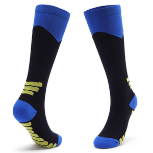Chaussettes de sport athlétiques mi-hautes, rayées blanc-gris, respirantes, pour le basketball, pour adultes, utilisation estivale, chaussettes de football pour hommes - Product Image 4
