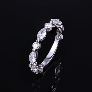 Magnífica banda alternada de marquise y redonda con diamantes sostenibles cultivados en laboratorio, engastados en oro rosa, personalizable. - Product Image 5