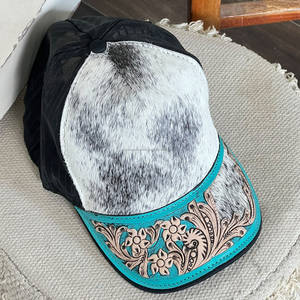 Gorra Unisex de Cuero Genuino Hecha a Mano, Ajustable, Estilo Occidental, Diseño Floral en Relieve, Gorra Trucker, Gorra Vaquera Rústica y Moderna - Product Image 2