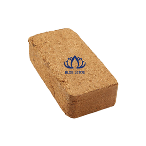 Bloc de tourbe de coco BLUE LOTUS de haute qualité, durable, à haute aération, support organique pour plantes avec une forte rétention d'eau - Product Image 1
