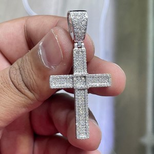 Pendentif Croix Personnalisé Plaqué Argent Sertie de Diamants Moissanite VVS, Breloque Religieuse, Cadeau Unisexe, Bijoux Hip Hop - Product Image 1