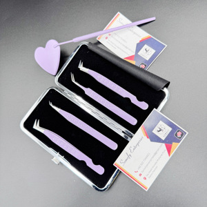 Ensemble de pinces à cils professionnelles Somofy Enterprises en acier inoxydable de couleur violette, design en forme de cœur, pointe lisse et durable, respectueux de l'environnement - Product Image 4