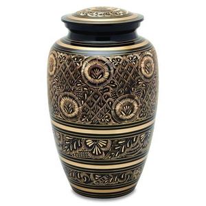 Urna de latón artesanal con un diseño clásico y acabado pulido para acariciar recuerdos de Axiom Home Accents - Product Image 3