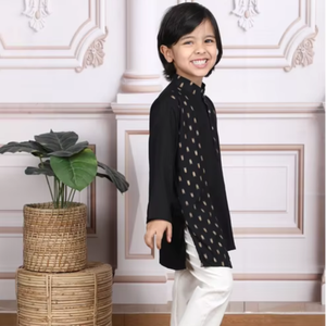 Ensemble kurta noir pour garçons, vêtements ethniques, tenue de fête traditionnelle, kurta à manches longues imprimé avec pyjama crème, ensemble élégant. - Product Image 1