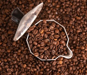 Café Arábica Vietnamita Orgánico USDA, Tostado y Molido, Calidad Premium de Exportación con 0.1% de Granos Rotos y Negros, Humedad 12.5% - Product Image 1