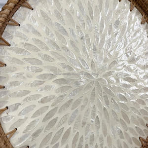 Plateau de service en bois vintage pour réunion de famille avec poignées en métal plateau à bijoux en bois plateau de tri en bois - Product Image 3