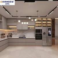 Armoires de cuisine modulaires en bois de chêne massif avec finition brillante, portes en contreplaqué écologique et design moderne