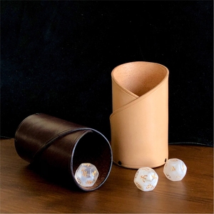 Vaso Mezclador de Dados de Cuero Gris Premium con Forro de Fieltro Reductor de Ruido, Set de Vasos Mezcladores de Dados Personalizados para Fiestas y Juegos de Club - Product Image 5