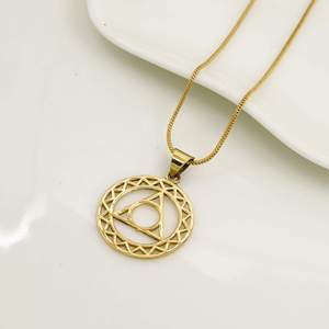 จี้รูปเรขาคณิต Sri Yantra ชุบทองเสน่ห์สร้อยคอโลหะผสมใช้ได้ทั้งชายและหญิงเครื่องประดับทางศาสนาคลาสสิก - Product Image 1