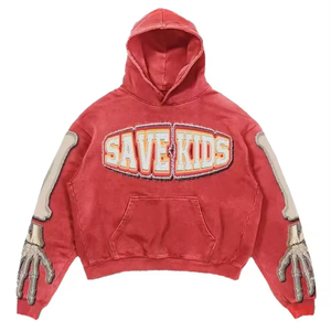 Sweat à capuche oversize rouge pour homme avec appliqué squelette sur les manches, style streetwear, collection Save Kids - Product Image 1