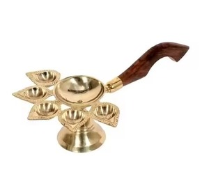 Lampe à huile en laiton de luxe au design vintage, style traditionnel, décoration pour le temple Diwali Pooja - Product Image 3