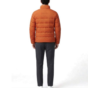 Chaqueta acolchada para hombre, más vendida, cómoda, para invierno, con relleno ligero, cierre de cremallera completa, cuello alto y bolsillos laterales. - Product Image 2