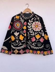 Chaqueta corta Suzani, abrigo corto con estampado floral, el mejor diseño y calidad, el mejor abrigo bohemio de terciopelo Suzani con bordado floral. - Product Image 6