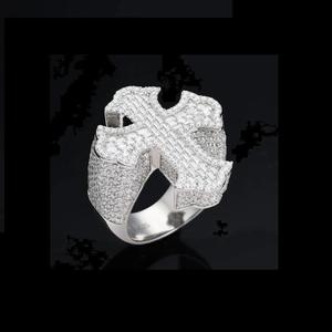 Anillo de cóctel de lujo con moissanita VVS, diseño de cruz redonda, plata de ley 925, engaste de garras, certificado IGI, personalizado - Product Image 3