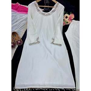 Beau haut de fête pour femmes avec pantalon et ensemble élégant Dupatta - Product Image 4