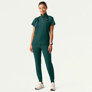 Prix de gros - Combinaisons médicales pour femmes - Haute qualité - Respirantes - Uniformes d'hôpital pour infirmières et personnel médical - Couleurs et tailles personnalisées - Product Image 1