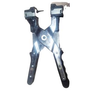 Pinza de Alta Calidad para Etiquetas de Oreja de Perro, Reutilizable, Tipo Perforadora Universal para Uso Veterinario - Product Image 1