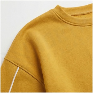 Ensemble de survêtement 2 pièces jaune moutarde pour femme – Sweat-shirt à col rond et manches longues et pantalon de jogging à cordon de serrage – Tenue décontractée pour l'automne - Product Image 4