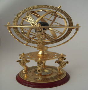 Esfera armilar decorativa grande de latón con globo solar central y base de pedestal giratoria, disponible a precios de mayorista. - Product Image 3