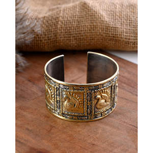 กำไลข้อมือเงินแท้ 925 สำหรับผู้หญิง รุ่น Meera Jaipur Aaradhya ดีไซน์หรูหรา น้ำหนัก 110 กรัม ผลิตโดยผู้ผลิตเครื่องประดับขายส่ง คุณภาพส่งออกสำหรับธุรกิจ B2B - Product Image 1