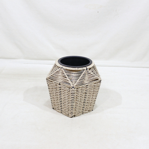 Pot de fleurs moderne en rotin PE résistant aux intempéries, design géométrique, jardinières pour la décoration de la maison, forme carrée, finition naturelle - Product Image 5