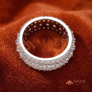 Bague Éternité Triple Rangée Sertie de Pierres en Argent Sterling 925 – Bague Statement à Coupe Ronde, Alliance Multi-Rangée en Argent Sterling - Product Image 2