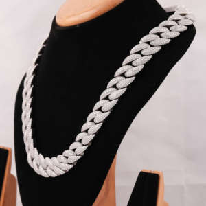 Cadena cubana de 18 pulgadas con incrustaciones de moissanita y cierre de placa de identificación personalizada, de plata de ley 925, collar llamativo estilo hip hop - Product Image 2