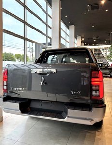 Nuevo 2026, Autos Usados Completamente Nuevos, Mitsubishi L200 Triton Sport HPE 2.4 TurboToRs Diésel 4x4 2025 - Product Image 4